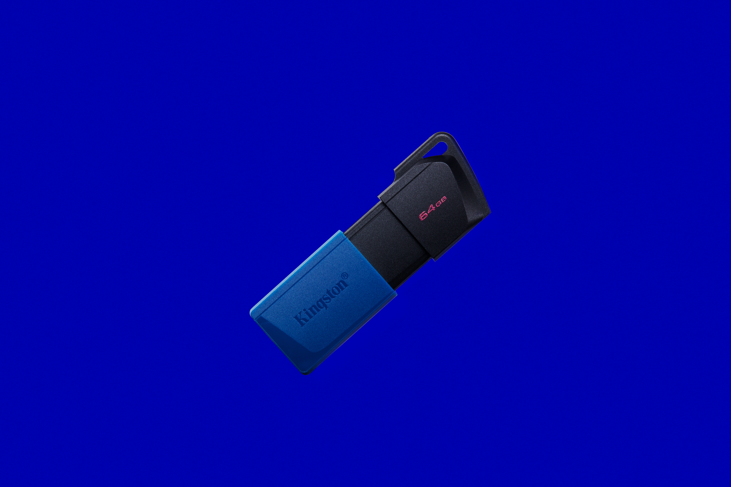 Kingston DataTraveler Exodia M 64 GB USB 3.2 Gen 1 Schwarz + Blau