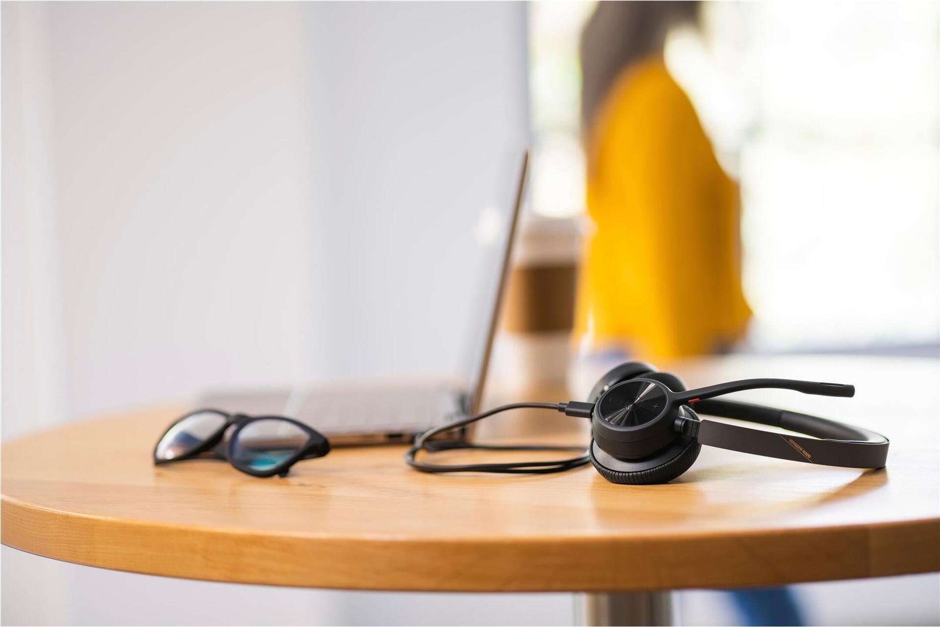 HP Poly Voyager 4320-M On-Ear Headset USB-C Schwarz
