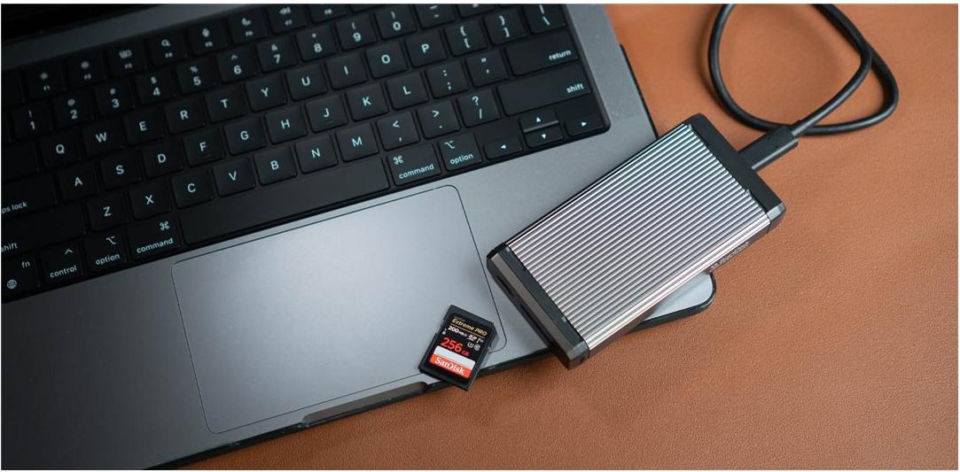SanDisk Professional PRO-READER Kartenleser USB-C 3.2 Gen 1 Schwarz, Silber
