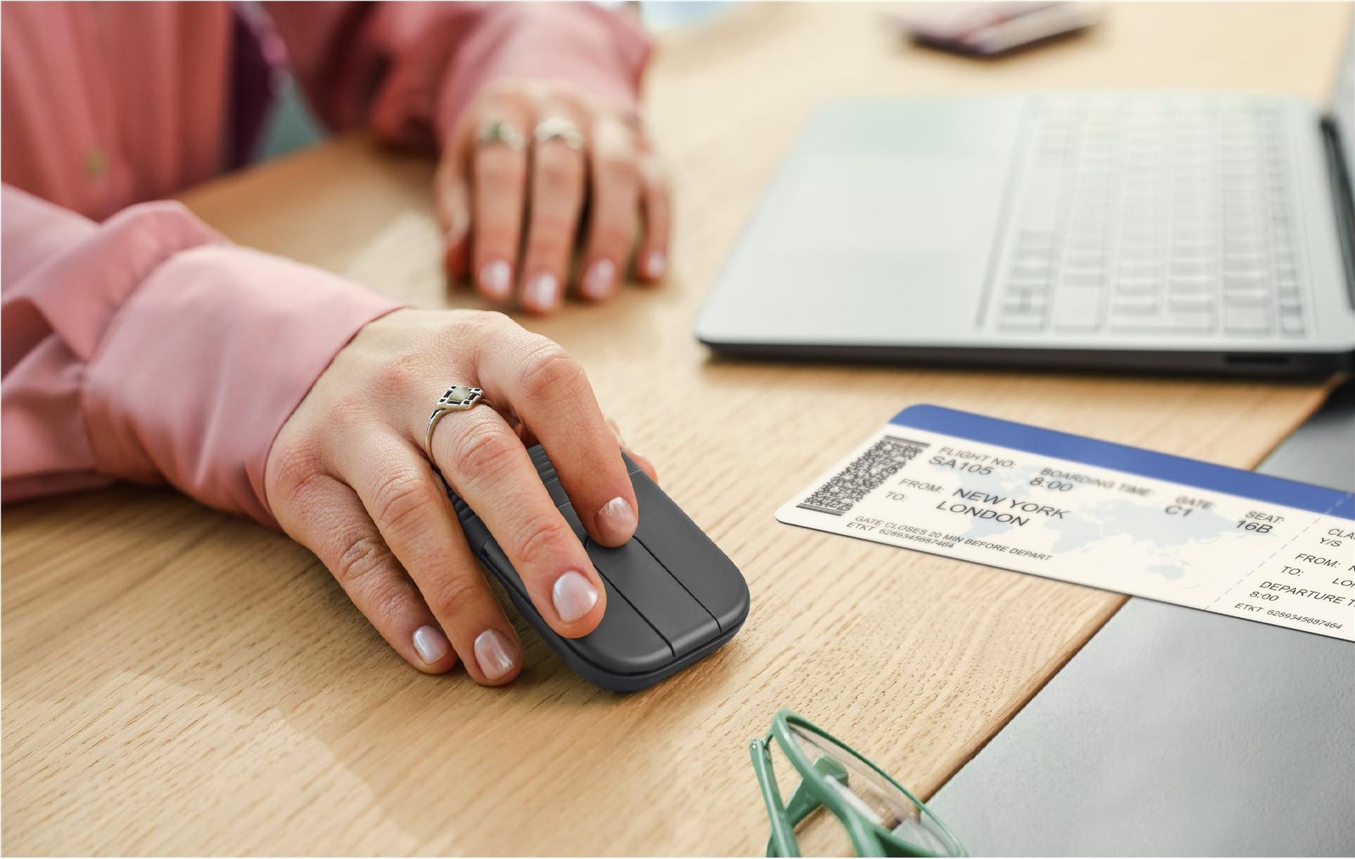 Logitech Mobi Fold Kabellose Bluetooth-Maus faltbar 4 Tasten 4000 DPI USB-C Graphit