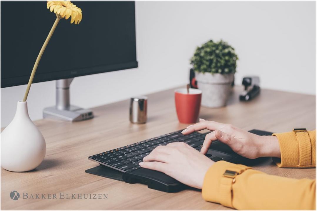 Mousetrapper Advance 2.0 Ergonomisches Zentrales Zeigegerät USB 6 Tasten Schwarz, Weiß