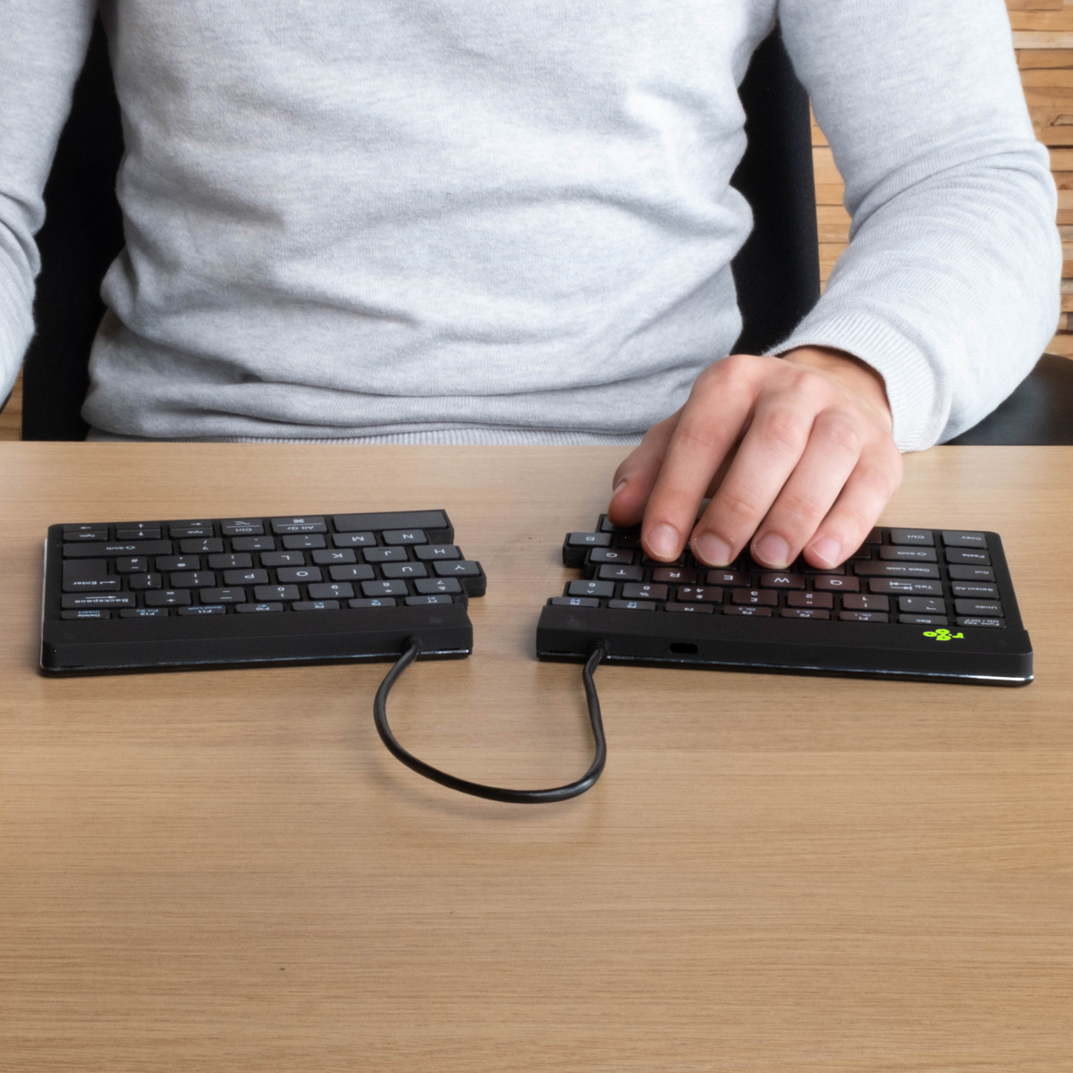 R-Go Tools Split Break Ergonomische Funk-Tastatur Bluetooth 5.0 QWERTZ Schwarz