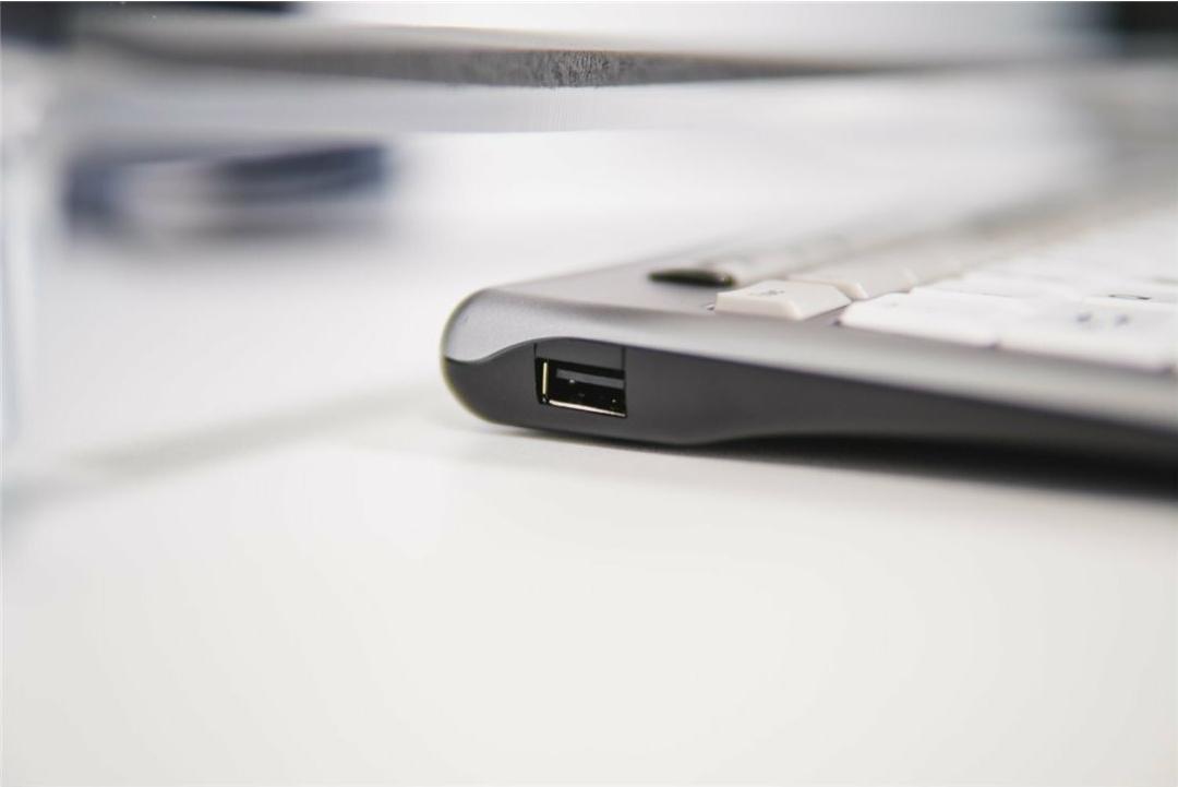 BakkerElkhuizen S-board 840 Kompakte Tastatur USB QWERTZ Hellgrau/Weiß