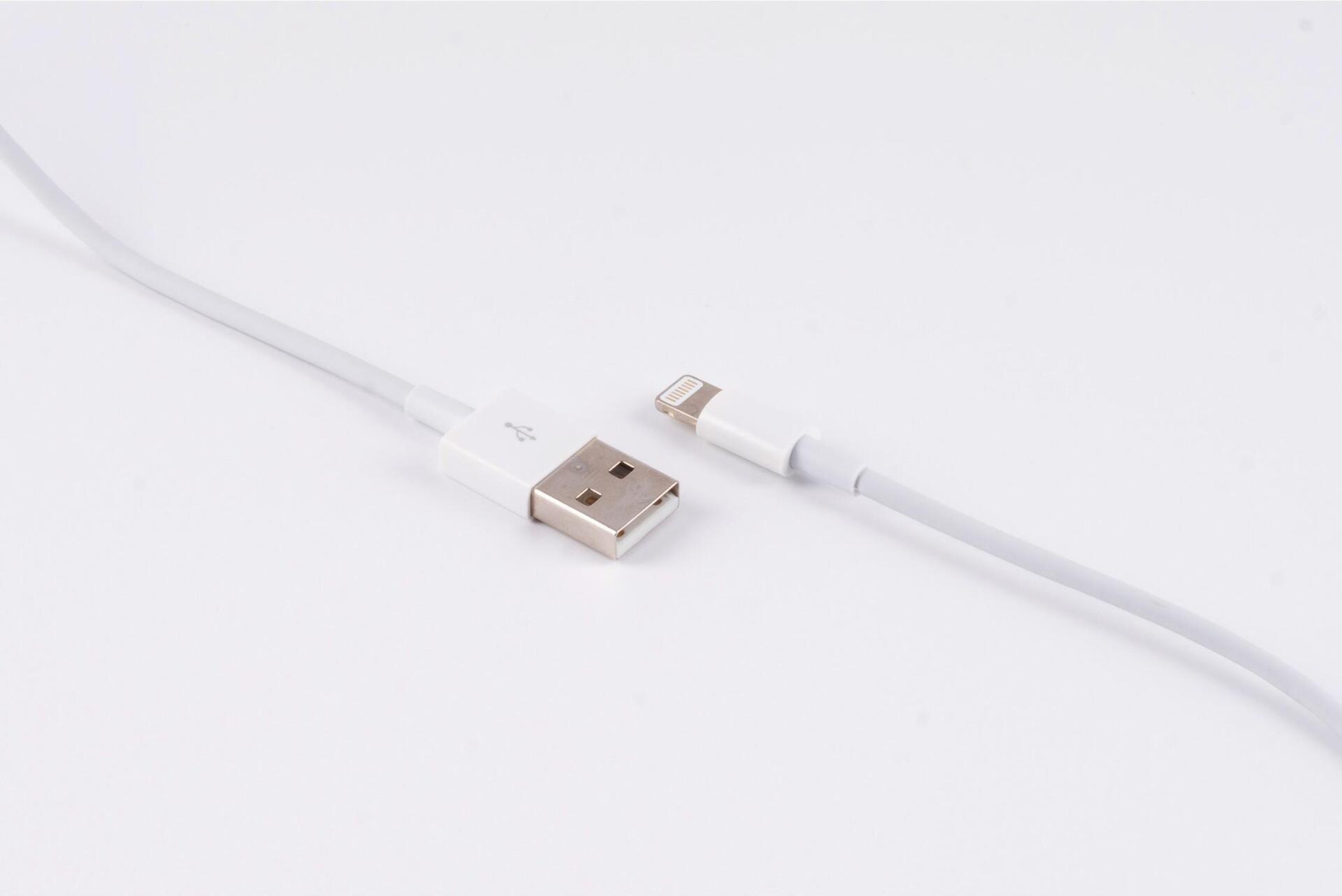 shiverpeaks ®-BASIC-S--USB Ladekabel, USB A Stecker auf 8-Pin Stecker, 2.0, ABS, weiß, 0,2m (BS14-12044)