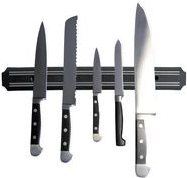 HYGOSTAR Magnetisches Messerbord, Länge: 550 mm aus schwarzem Kunststoff, für Messer & Scheren, schont die - 1 Stück (653410)