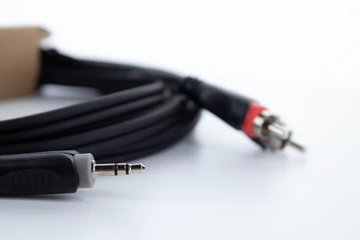 Cordial 14857 Y-Audiokabel 3,5 mm Klinke auf 2x Cinch 5 m Schwarz