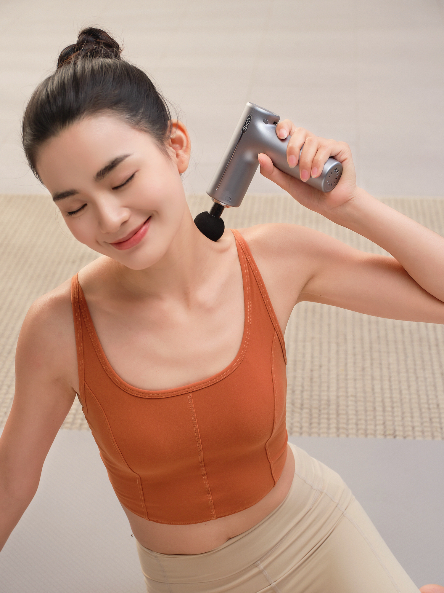 SKG F1 Pro Massagepistole Grau