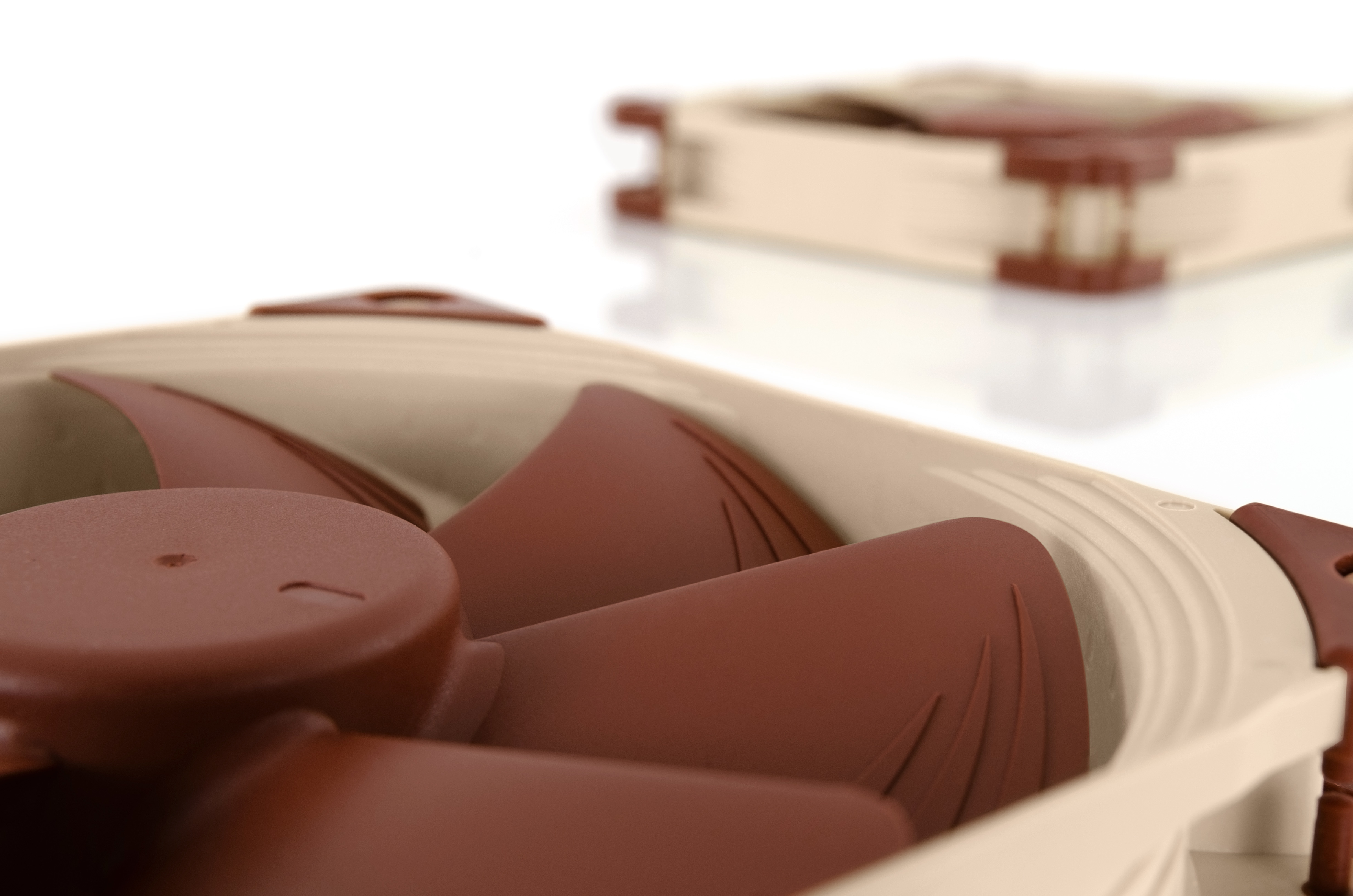 Noctua NF-A14 5V Gehäuselüfter 140 mm Beige, Braun