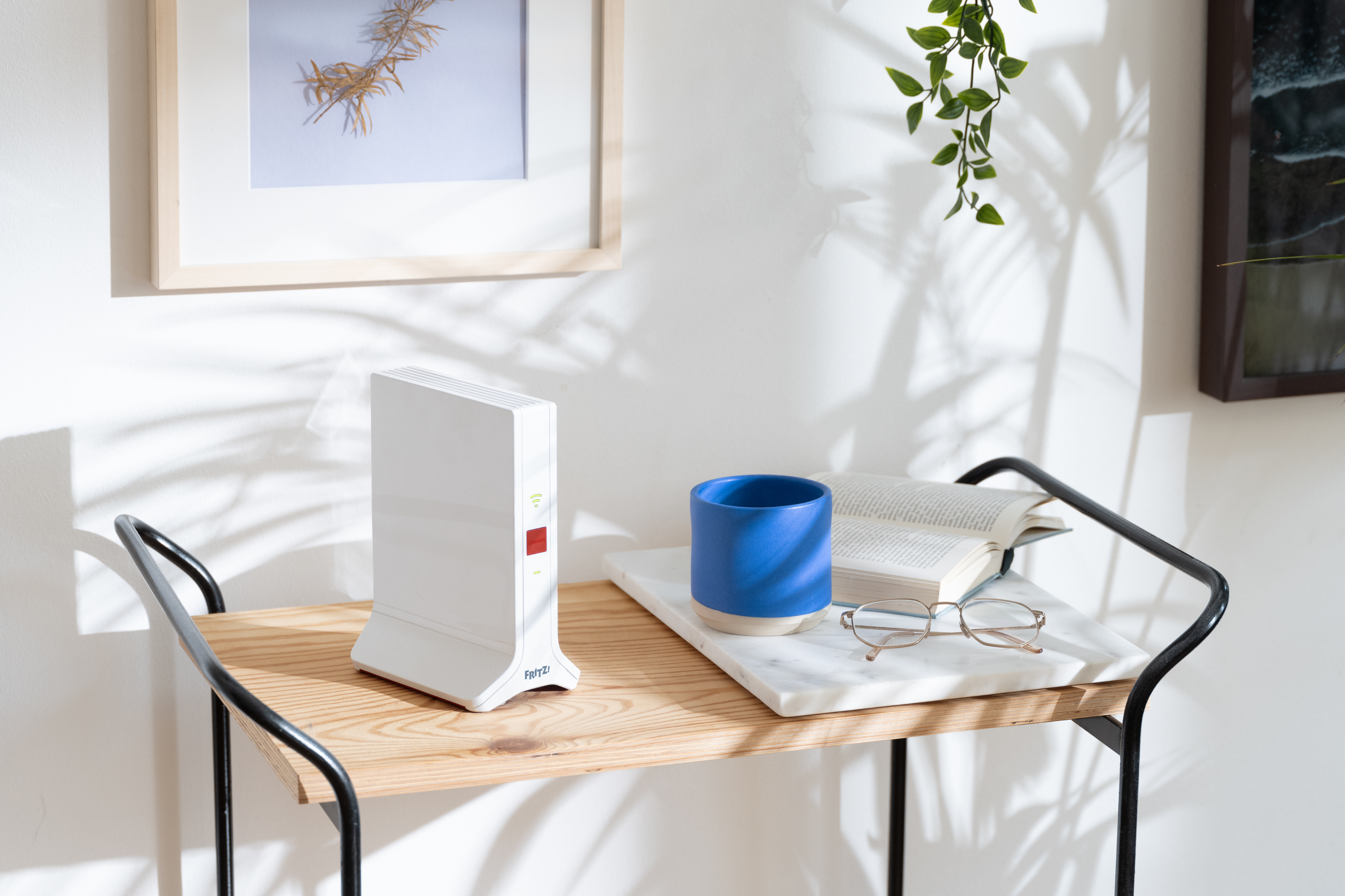 FRITZ! Repeater 3000 AX Tri-Band WLAN-Repeater Wi-Fi 6 Weiß/Rot