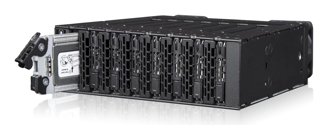 Icy Dock ToughArmor MB873MP-B V2 8x M.2 NVMe PCIe 4.0 OCuLink Schwarz