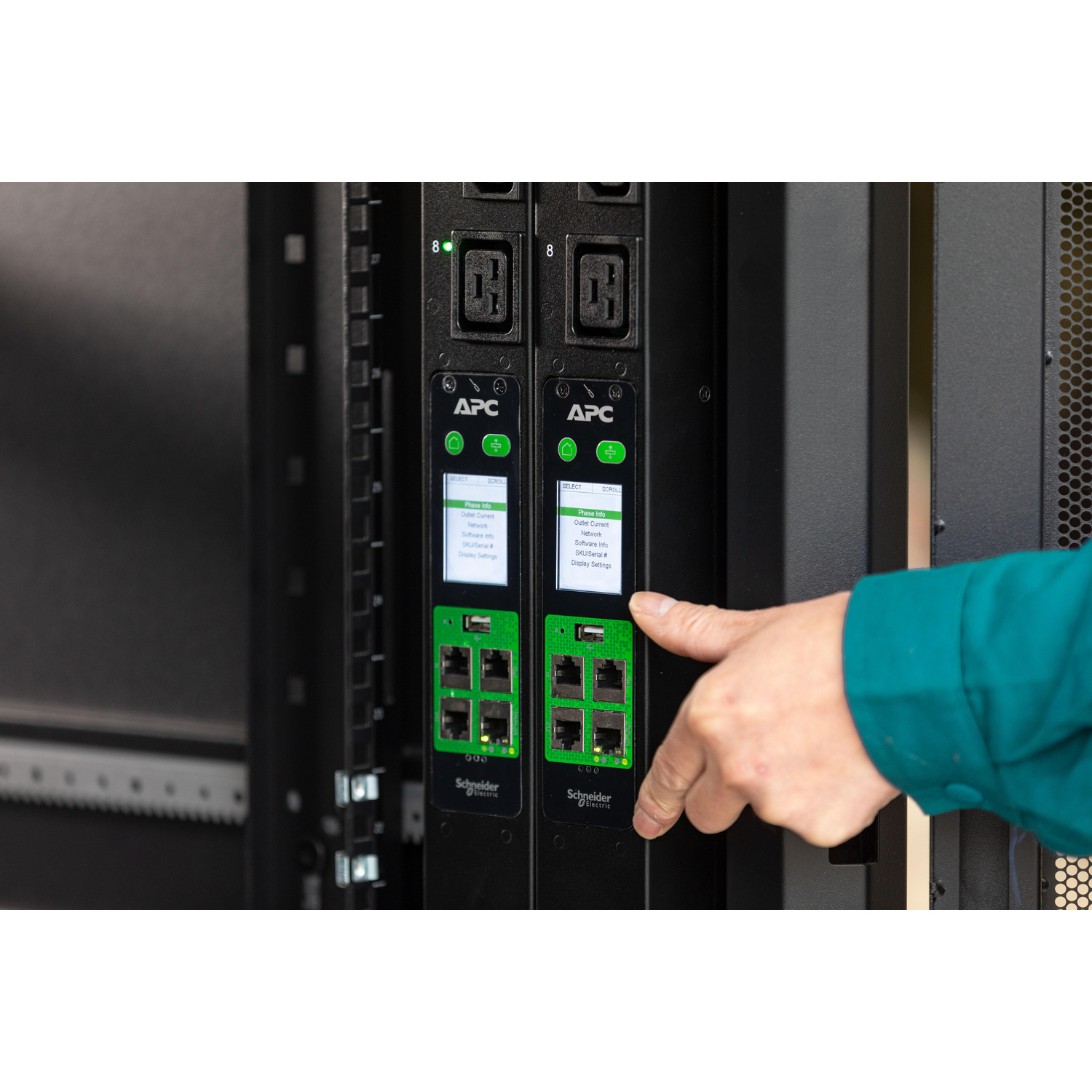 APC EasyPDU EPDU2116M Metered ZeroU PDU 230V 16A 18x C13 3x C19 Schwarz