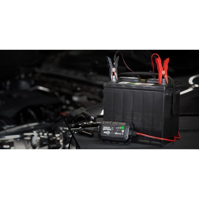 NOCO GENIUS5 5A Batterieladegerät für 6V/12V Batterien mit Wartungs- und  Entschwefelungsfunktion GENIUS5EU