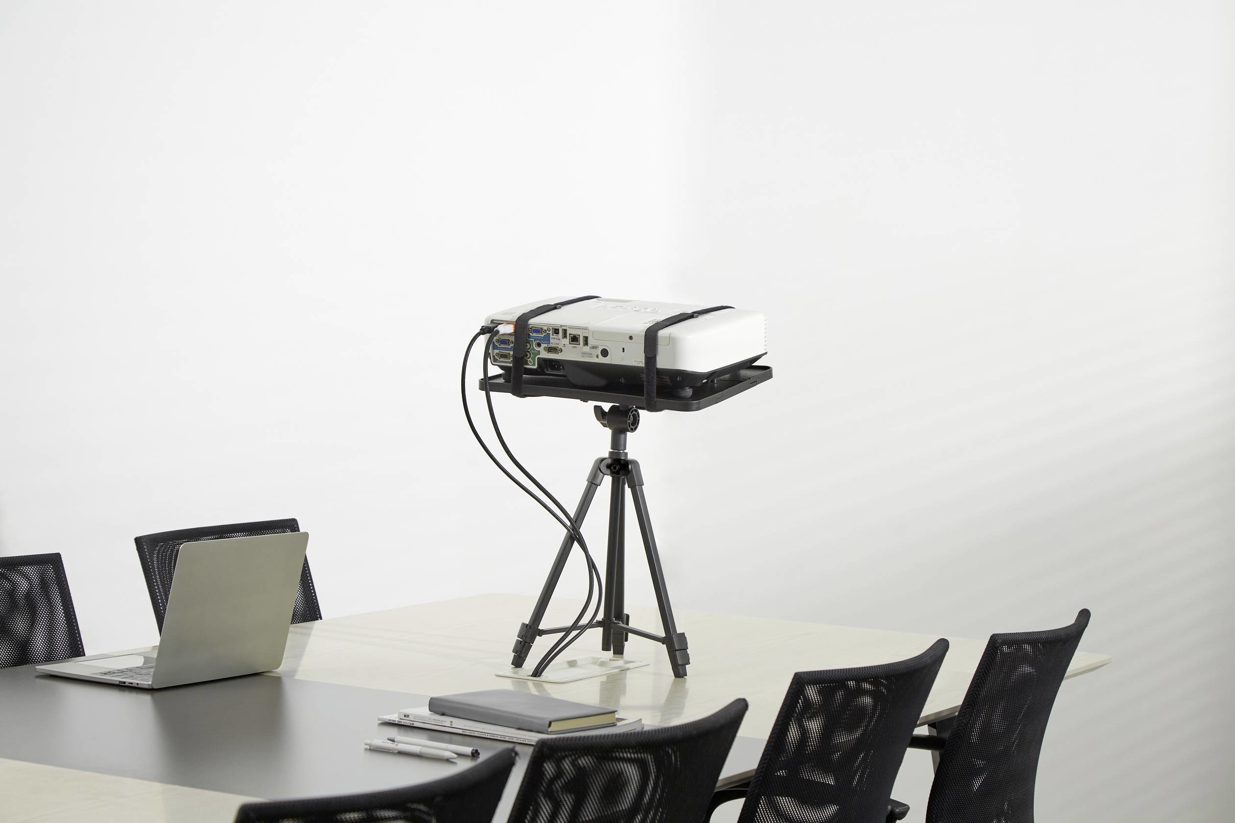 SpeaKa Professional SP-PT-200 Projektorhalterung Flur Schwarz