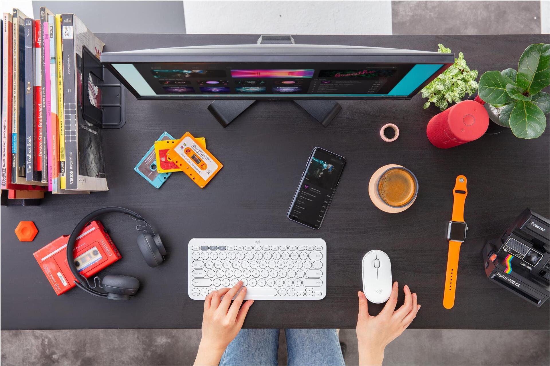 Logitech K380 Multi-Device Bluetooth Tastatur Off-White