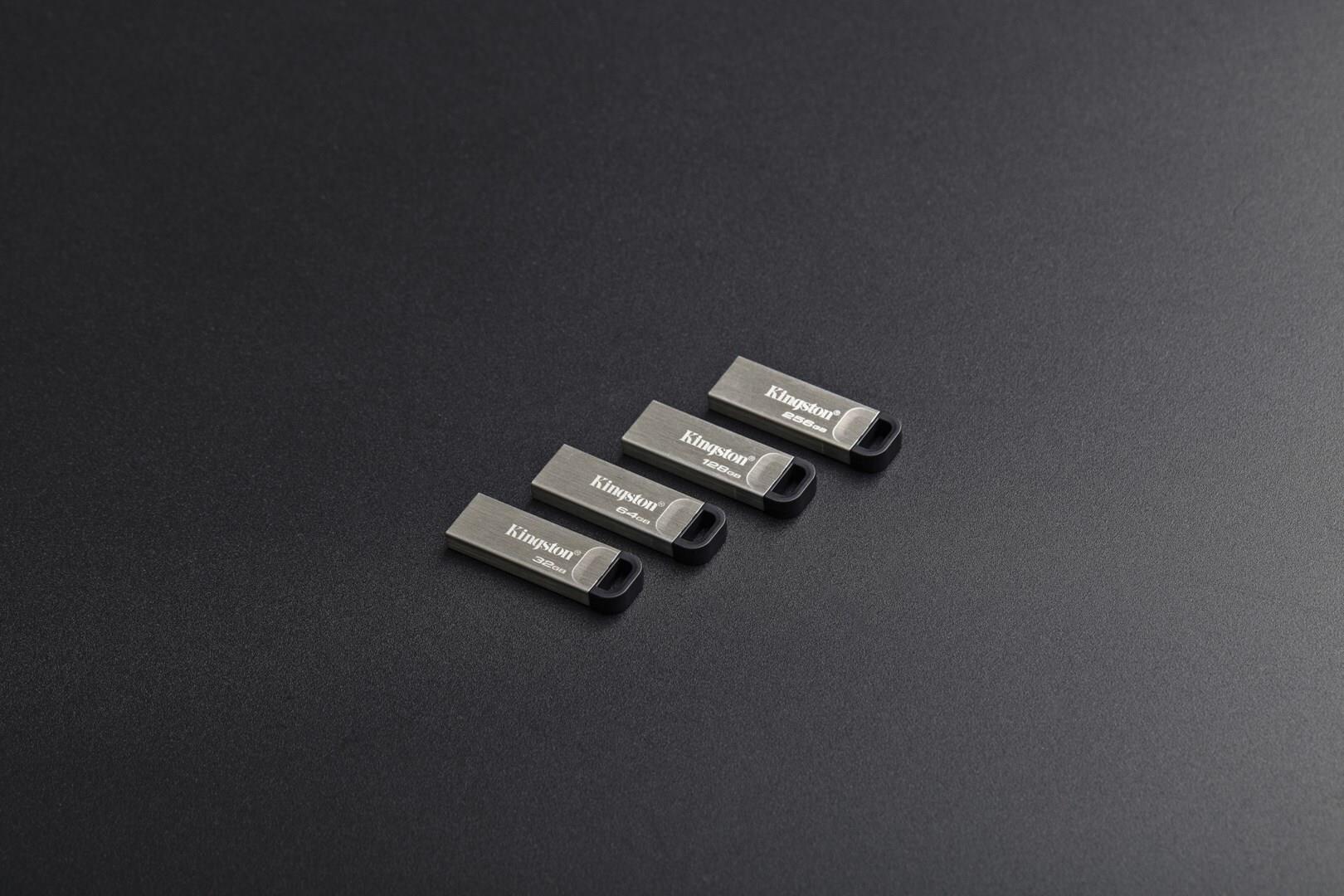Kingston DataTraveler Kyson USB-Stick 64 GB USB 3.2 Gen 1 Silber
