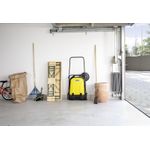 Kärcher kehrmaschine S 4 - Produktfarbe: Schwarz, Gelb. Breite: 600 mm, Tiefe: 760 mm, Höhe: 940 mm. Energiequelle: Manuell. Verpackungsgewicht: 11,5 kg (1.766-320.0)