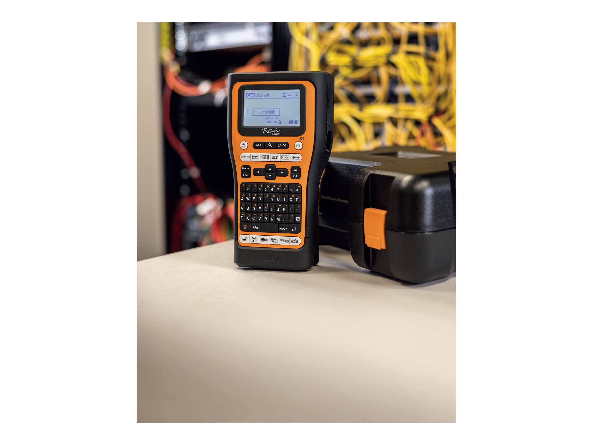 Brother P-Touch PT-E560BTSP Etikettendrucker Thermotransfer 180 dpi 30 mm/s Bluetooth 5.0 USB 3.0 Schwarz, Orange