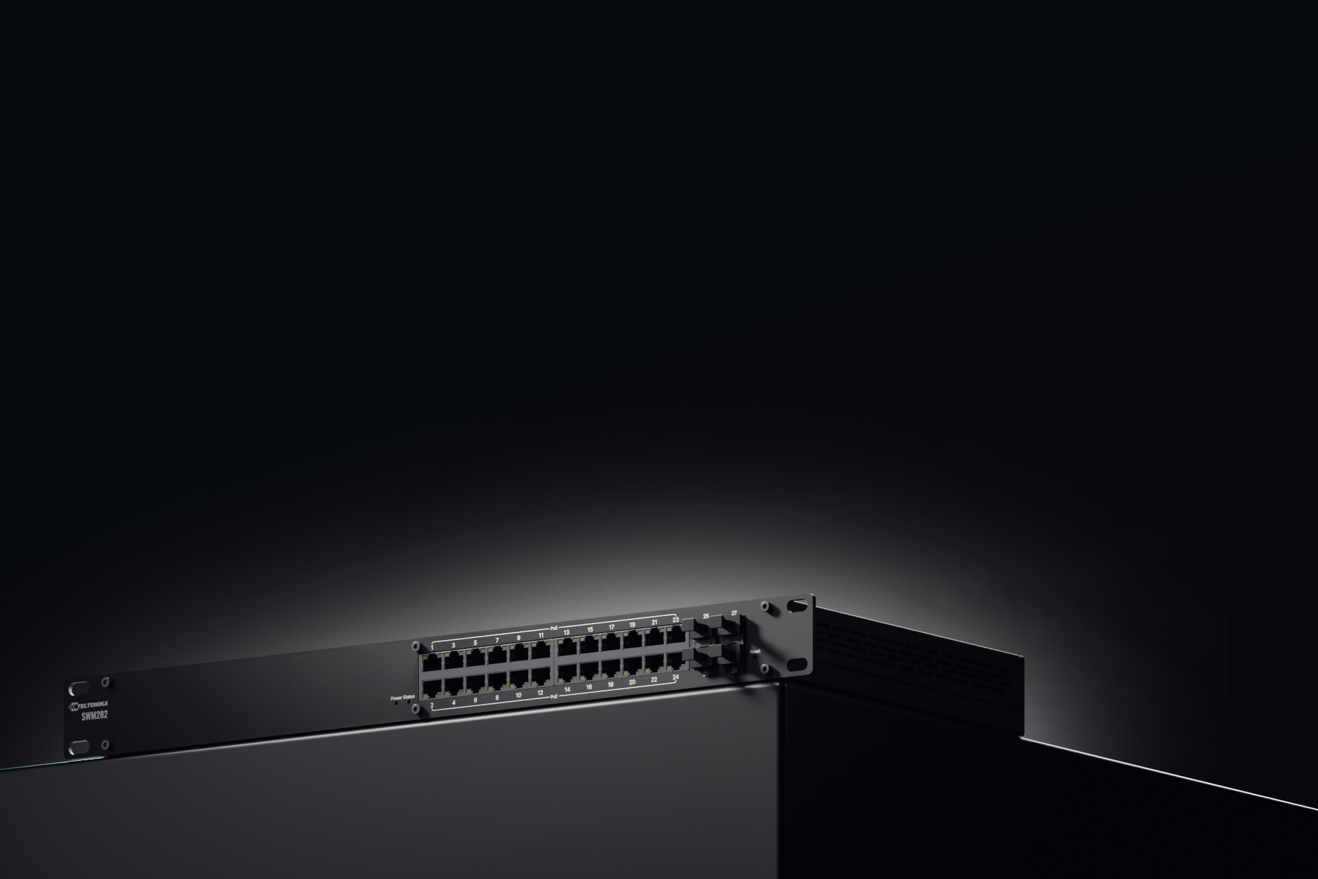 Teltonika SWM282 L2+ Managed Switch, 24x Gigabit PoE+, 4x SFP, Schwarz