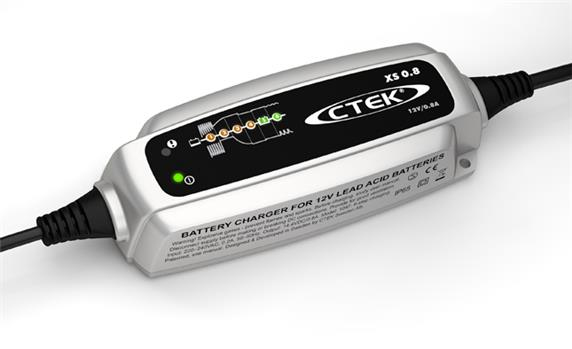CTEK XS 0.8 Akkuladegerät 12V 0,8A 220–240V Schwarz, Silber