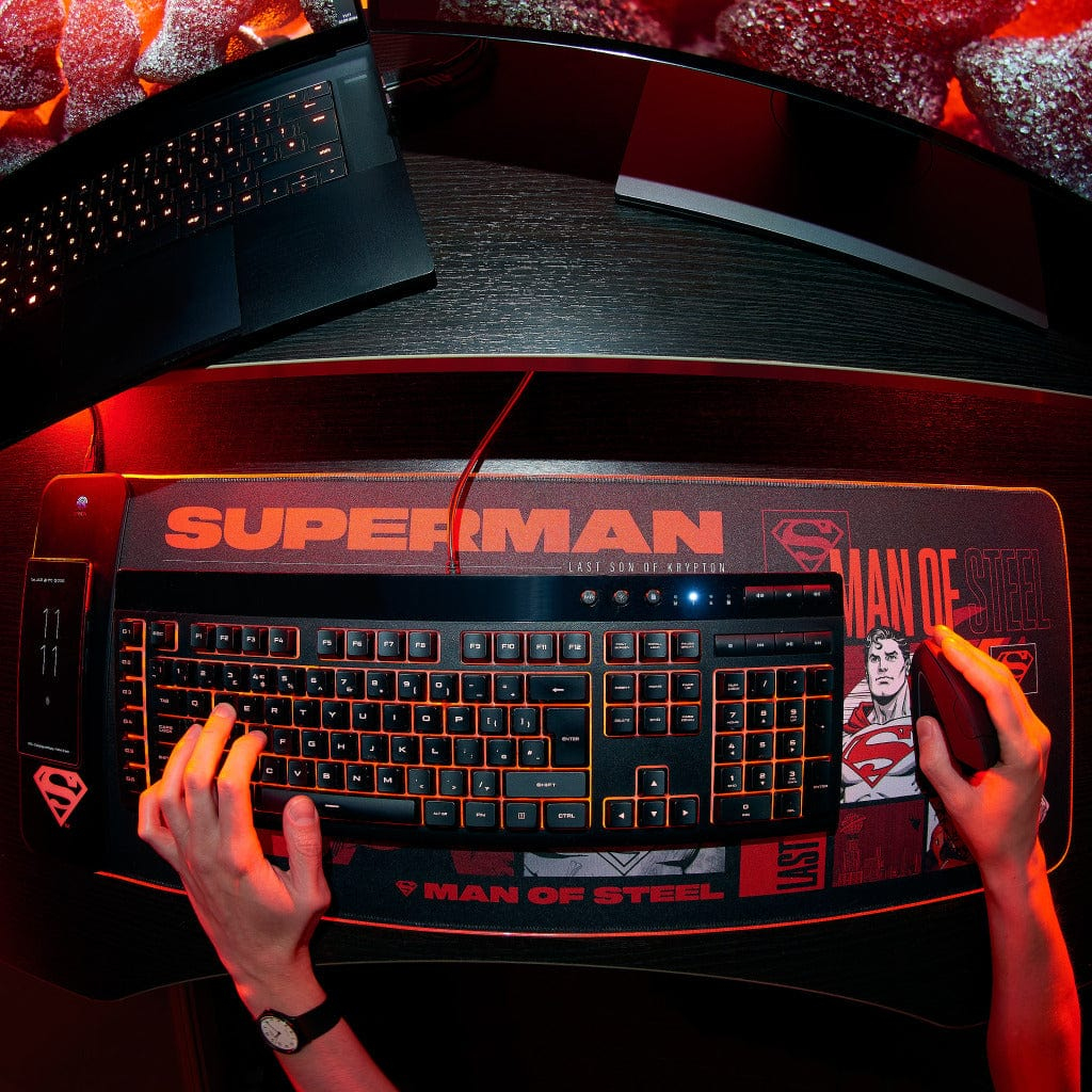 Numskull DC Comics Superman Gaming-Mauspad mit Wireless Charge 800 x 300 mm, Schwarz, Mehrfarbig, Rot