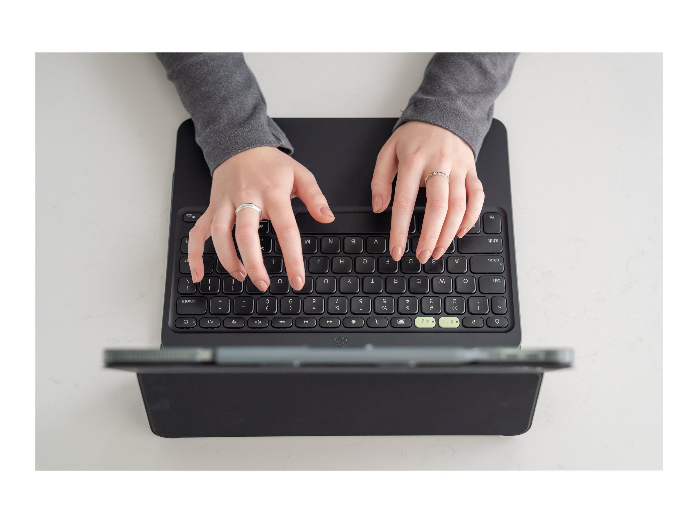 ZAGG Pro Keys 2 Tastatur-Foliohülle 11" QWERTZ Schwarz