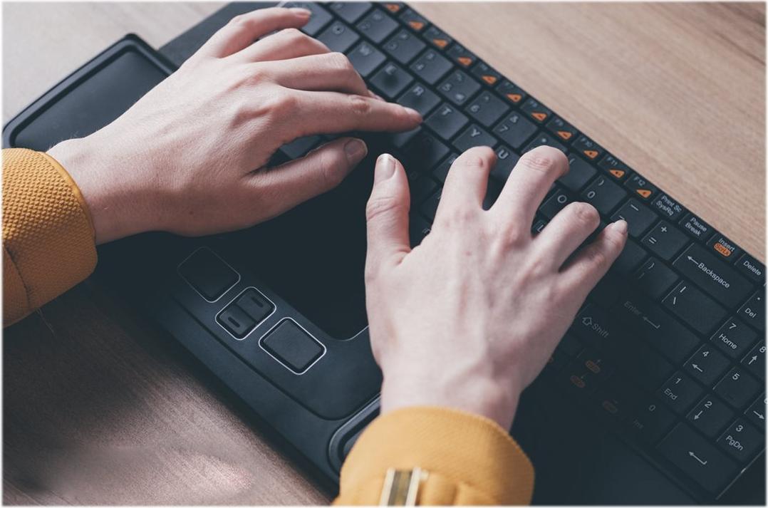 Mousetrapper Advance 2.0 Ergonomisches Zentrales Zeigegerät USB 6 Tasten Schwarz, Weiß