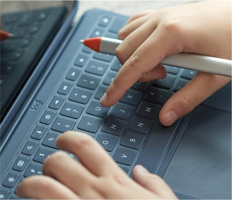 Logitech Rugged Combo 4 Tastatur und Foliohülle 10,9" Classic Blue