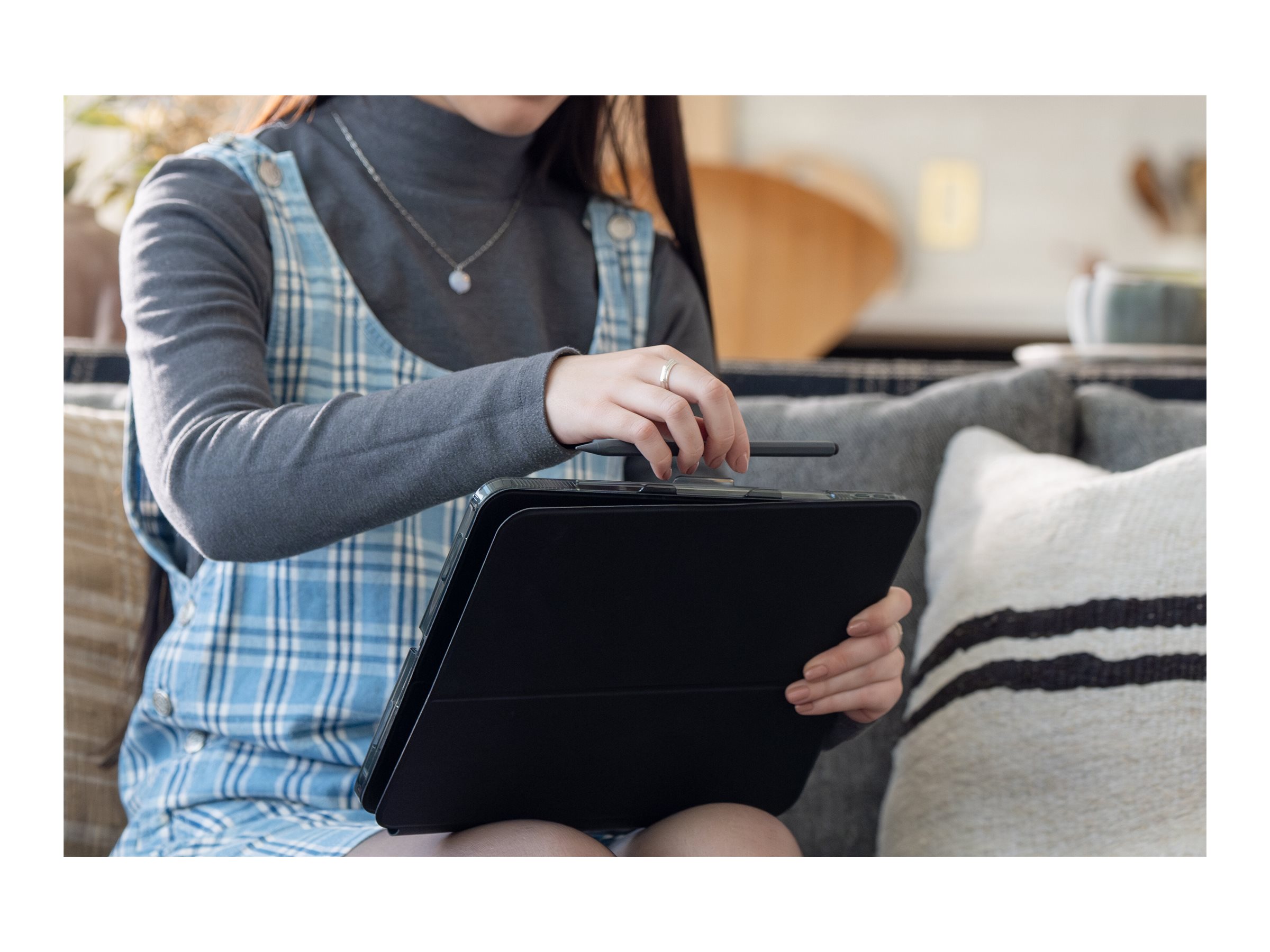 ZAGG Pro Keys 2 Tastatur und Foliohülle für iPad Pro 13" (M4) Schwarz