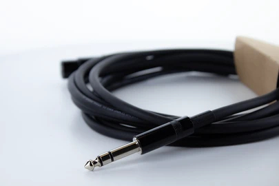 Cordial EM 6 FV XLR Verbindungskabel 6 m Schwarz
