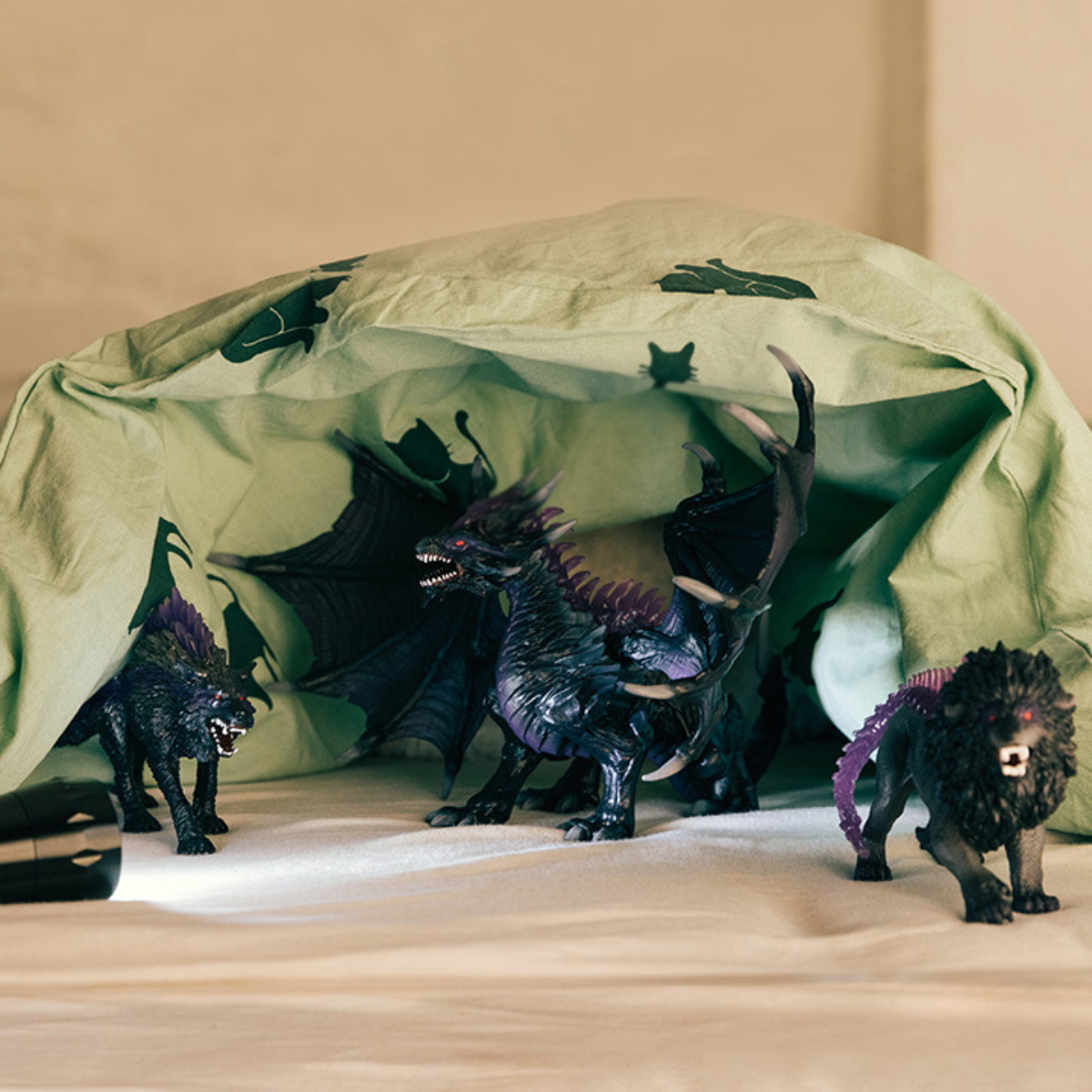 Schleich ELDRADOR CREATURES Shadow Lion Schwarz Violett