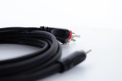 Cordial 14857 Y-Audiokabel 3,5 mm Klinke auf 2x Cinch 5 m Schwarz