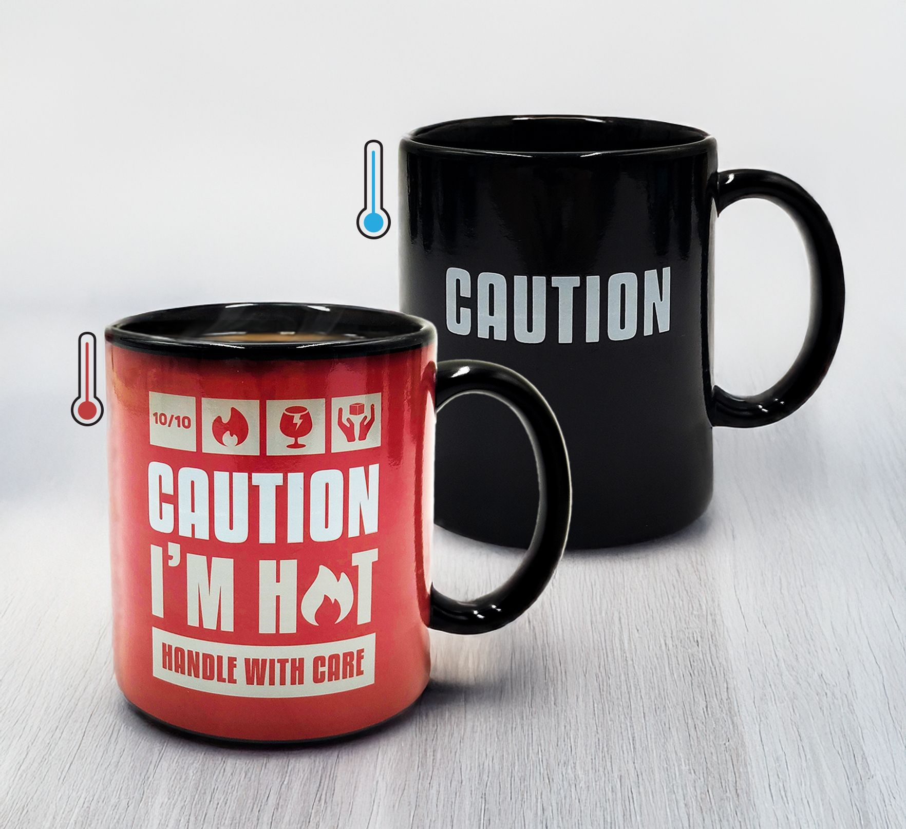 Mad Monkey Tasse "Caution I am Hot" mit Farbwechsel 0,3 l Schwarz, Rot