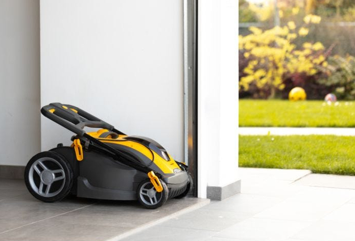 STIGA COMBI 340e Akku-Rasenmäher 48 V 4 Ah 860 W Schwarz, Gelb