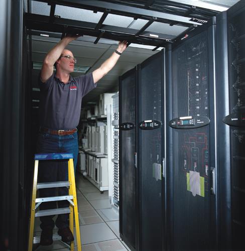 APC Advantage Ultra Service Plan 1 Jahr für Symmetra PX USV 30–40 kVA und/oder PDU (WADVULTRA-PX-23)