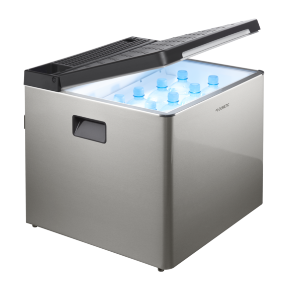 Dometic ACX3 40. Produktfarbe: Aluminium. Fassungsvermögen: 40 l, Unterstütztes Fassungsvermögen der Flasche: 1,5 l. Energiequelle: Gas/Elektrizität, Energiequelle: AC, Gleichstrom, Leistung: 85 W. Breite: 500 mm, Tiefe: 485 mm, Höhe: 442 mm. Verpackungsbreite: 560 mm, Verpackungstiefe: 565 mm, Verpackungshöhe: 510 mm (9600028407)