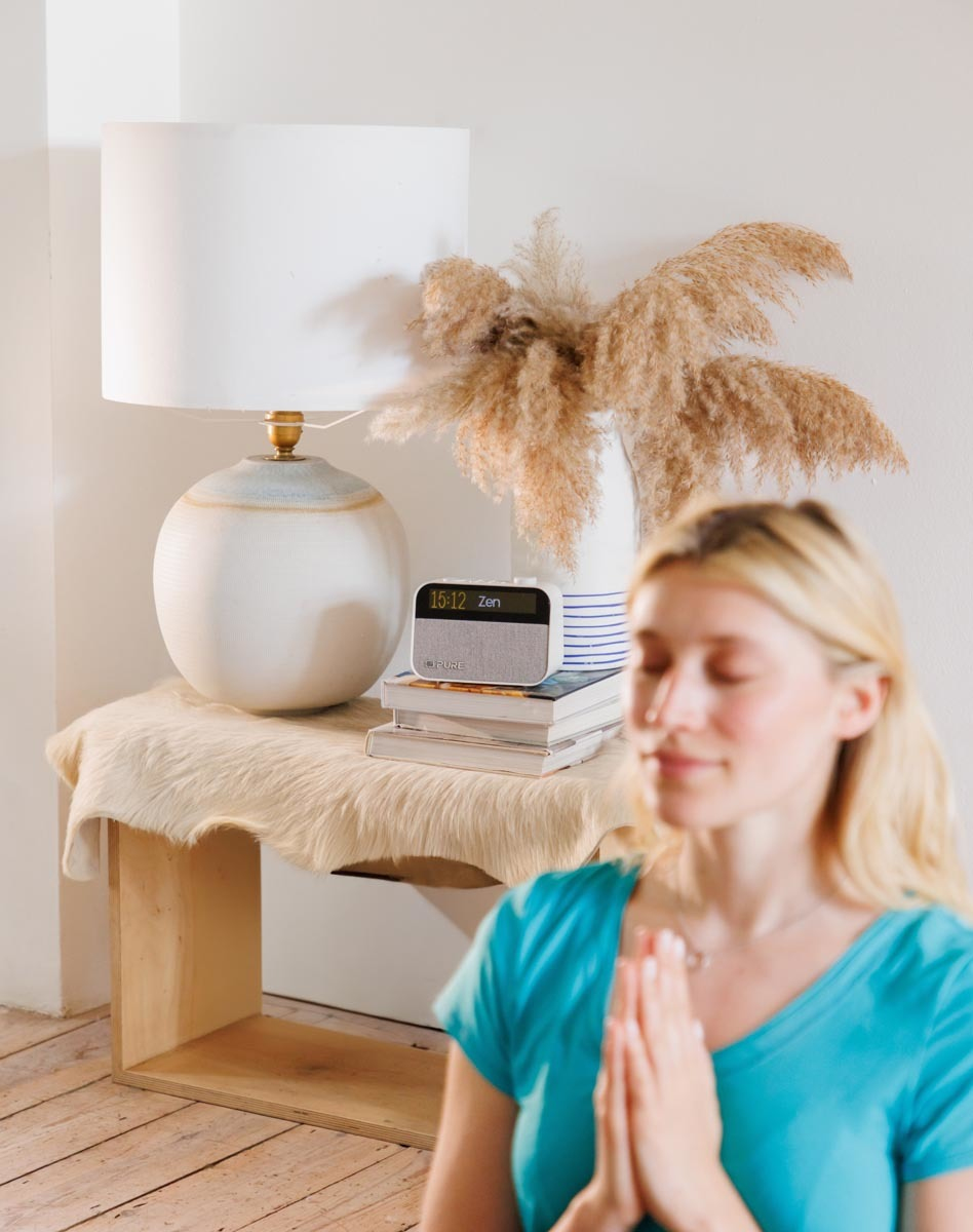Pure Acoustics Moment Radiowecker mit Ambiente-Licht Baumwollweiß