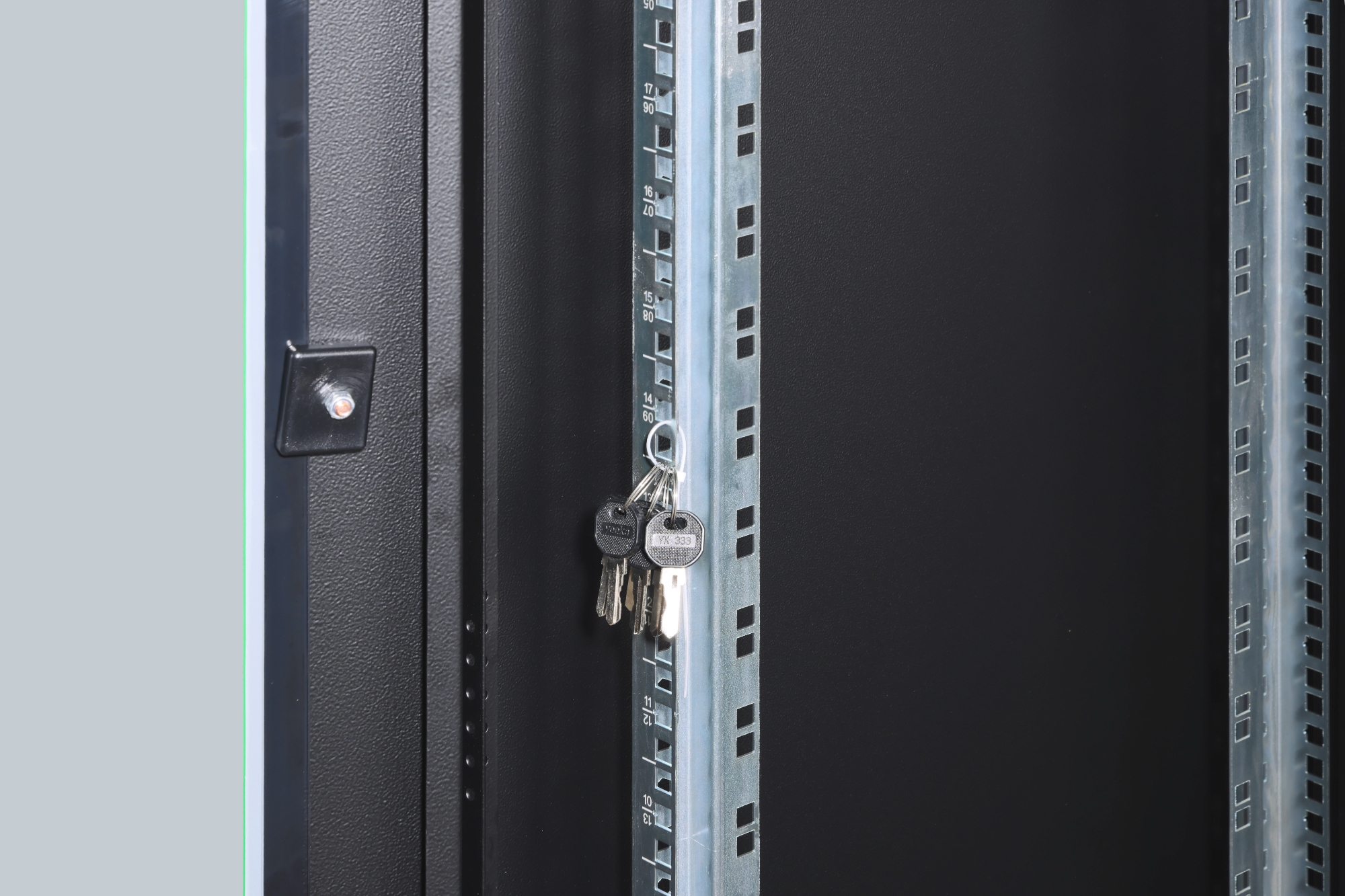 Digitus Unique Netzwerkschrank DN-19 22U-6/6-B-1, 22U 19", 600x600 mm, Schwarz RAL 9005