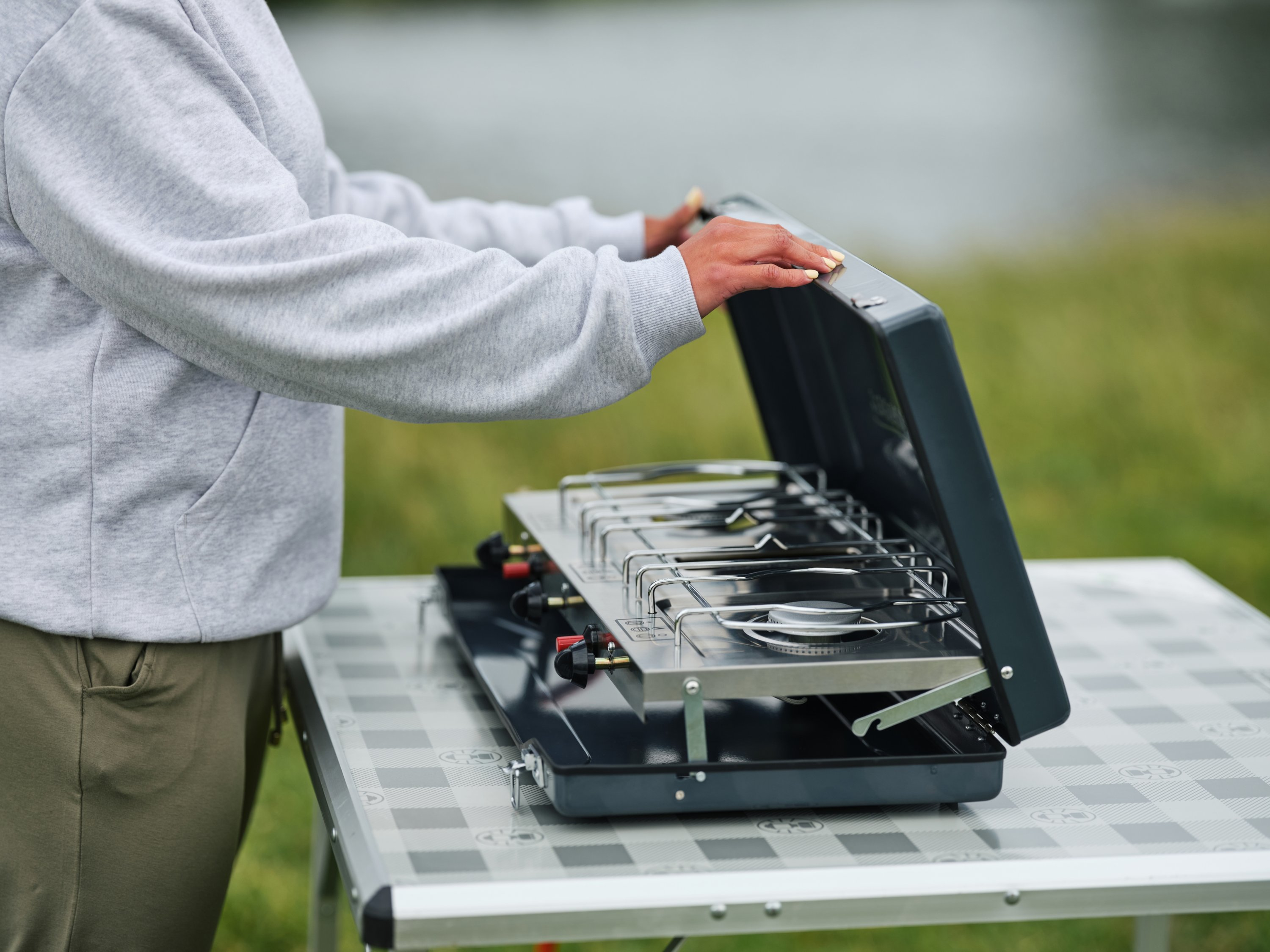 Campingaz Camping Kitchen 2 Grill & Go CV 2-Flammen-Grillkocher Metall Schwarz/Grau