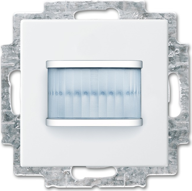 Busch-Jaeger 2CKA006220A0370. Produkttyp: Schaltaktor, Maximum Innenabstand: 6 m, Internationale Schutzart (IP-Code): IP20. Leistung: 2300 W, Stromstärke: 10 A. Breite: 71 mm, Tiefe: 53 mm, Höhe: 71 mm (2CKA006220A0370)