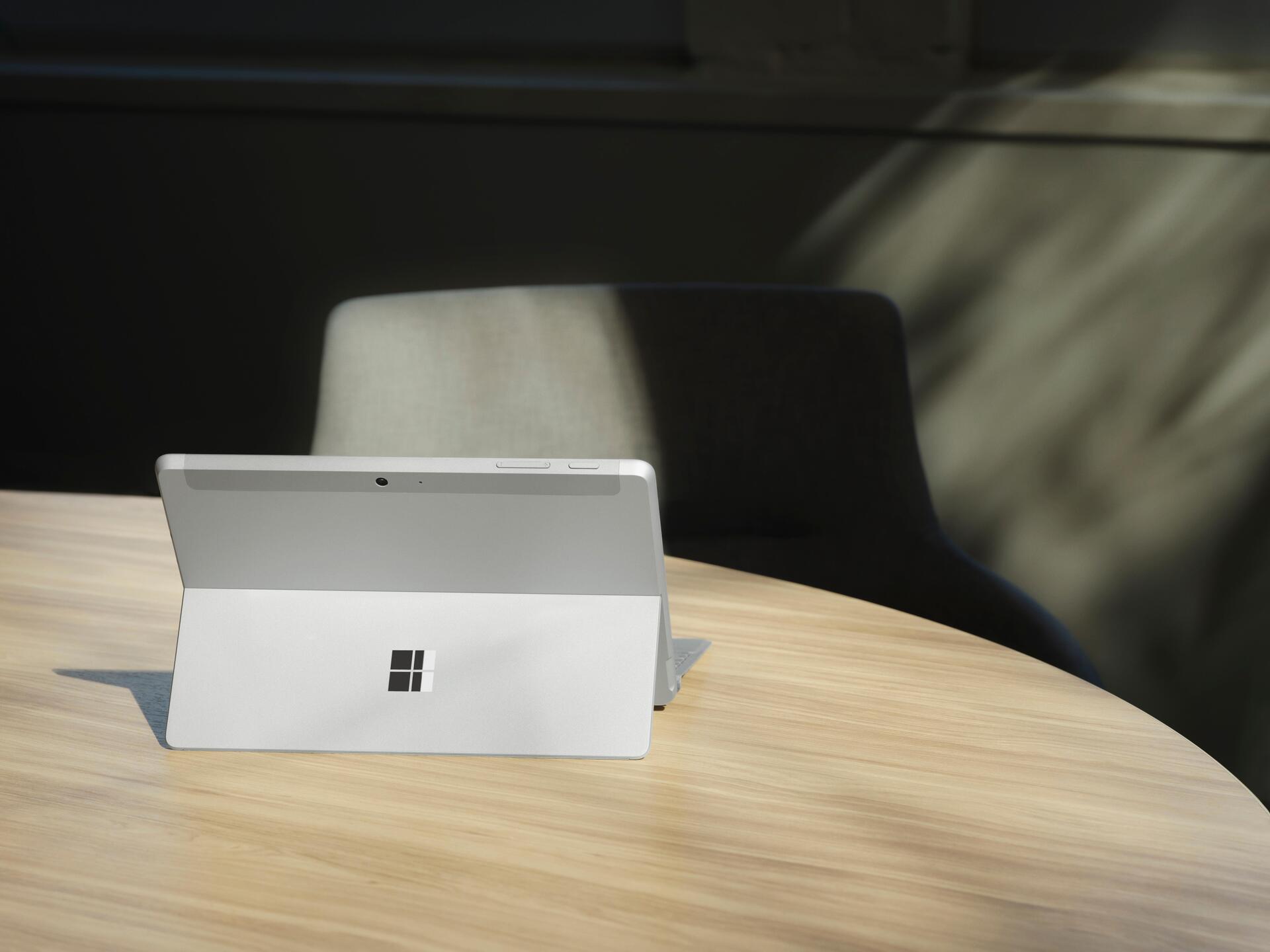 Microsoft Surface Go 3 (8VI-00046)