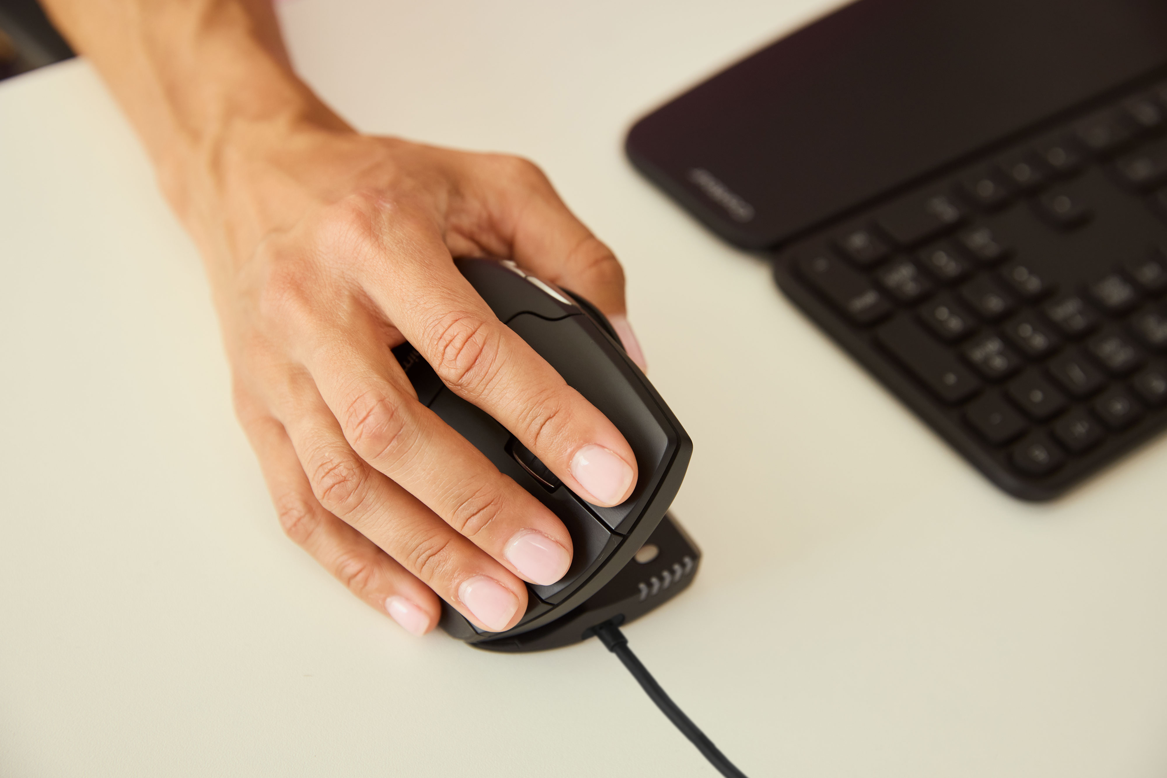 Contour Unimouse Vertikale Maus Für Rechtshänder 7 Tasten USB Schwarz