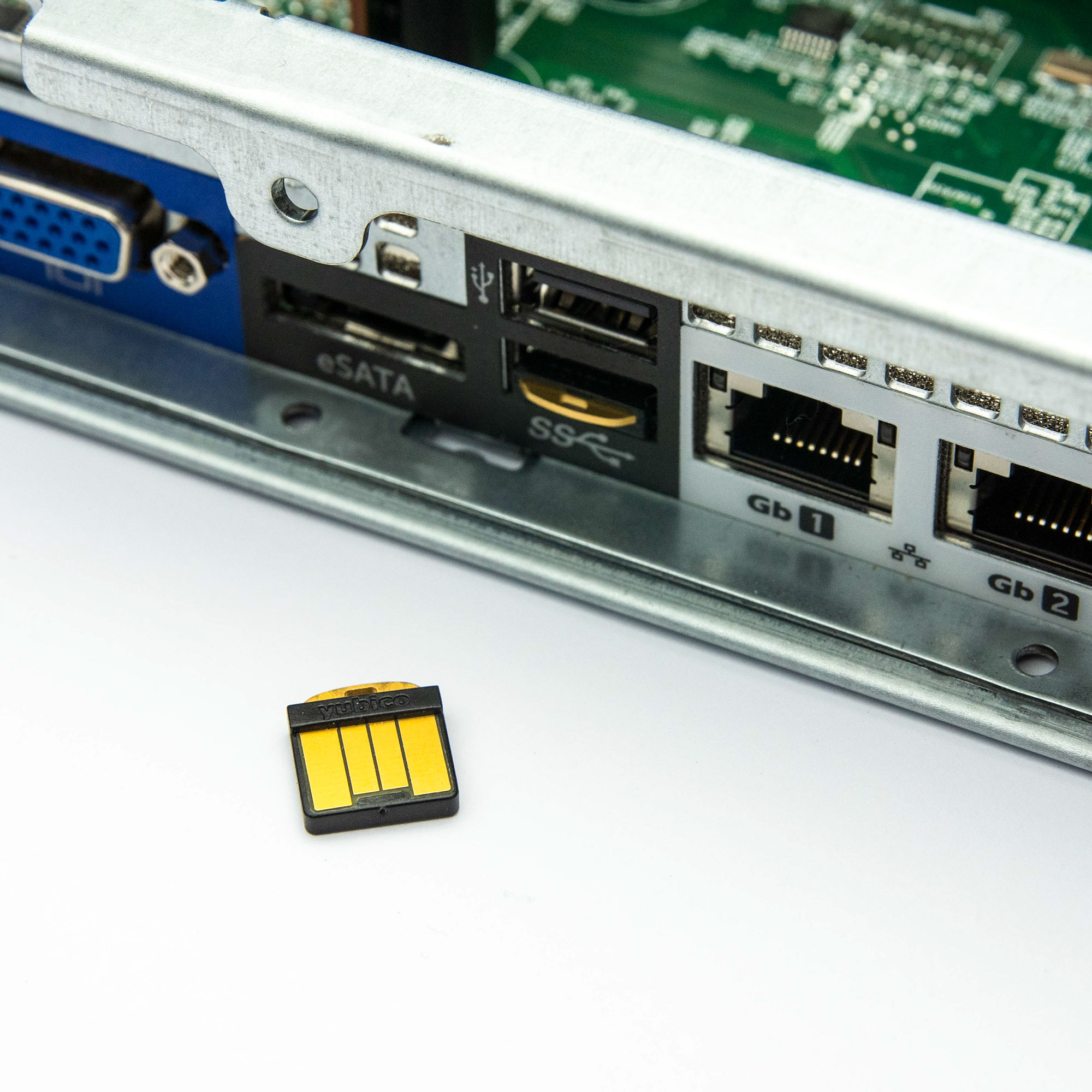 Yubico YubiHSM 2 v2.4 USB-Sicherheitsschlüssel Schwarz, Gold