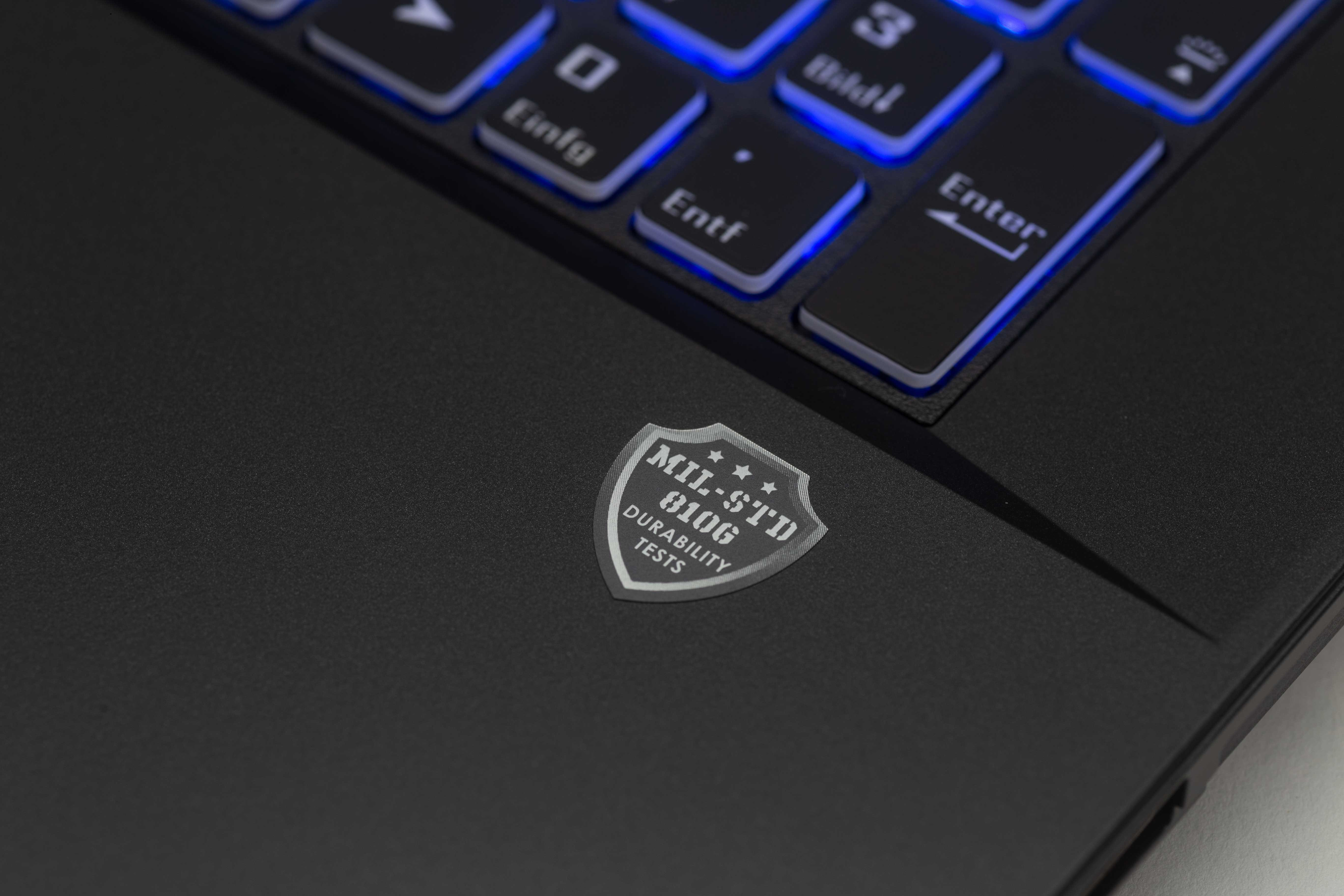 bluechip TRAVELline B17W27 17,3" Intel Core i5 16 GB RAM 500 GB SSD Schwarz