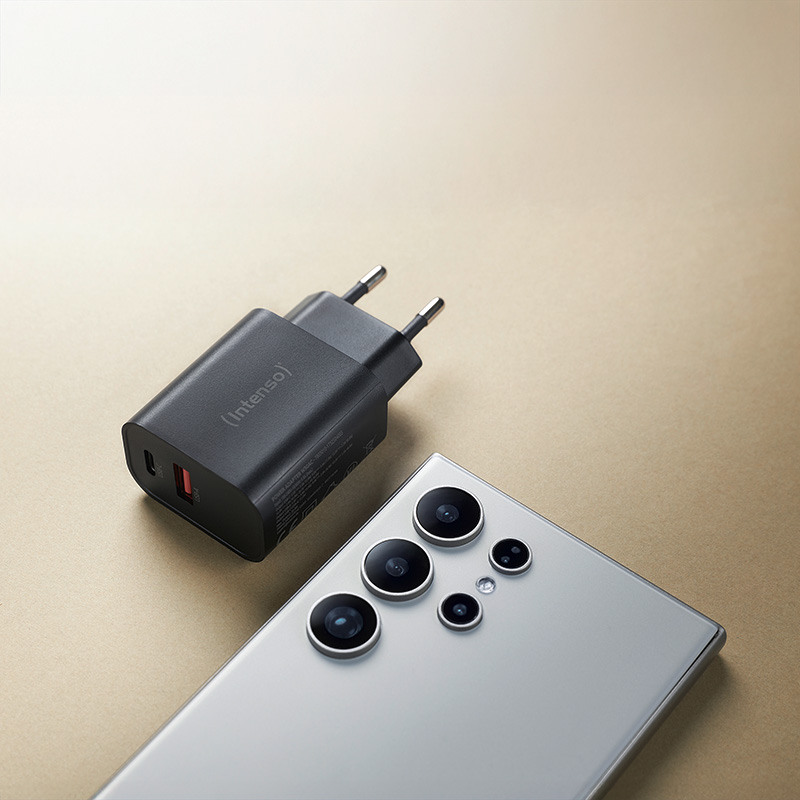 Intenso Power Adapter W30AC USB-Netzteil 30 W Schwarz