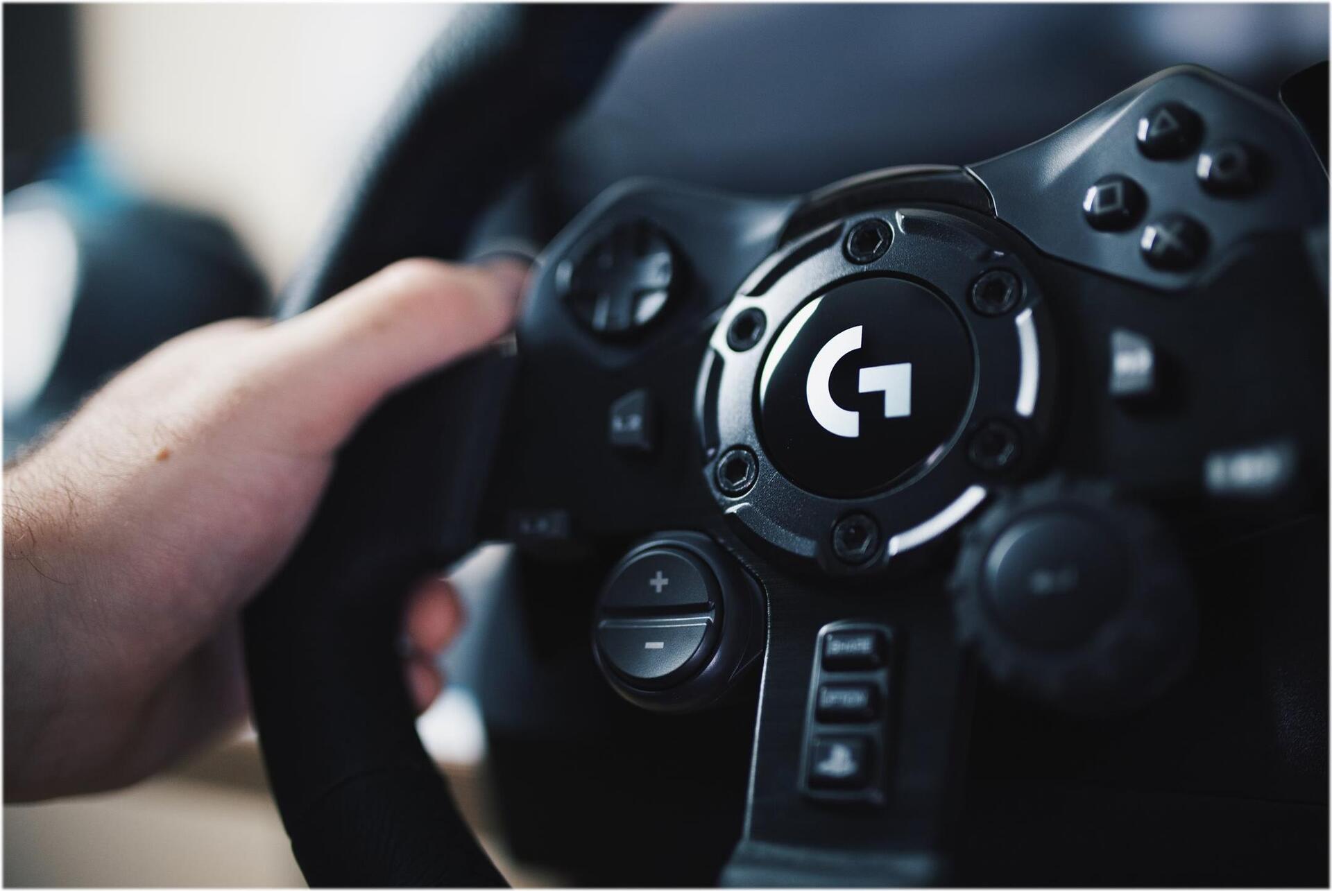 Logitech G923 Lenkrad- und Pedale-Set (941-000150)