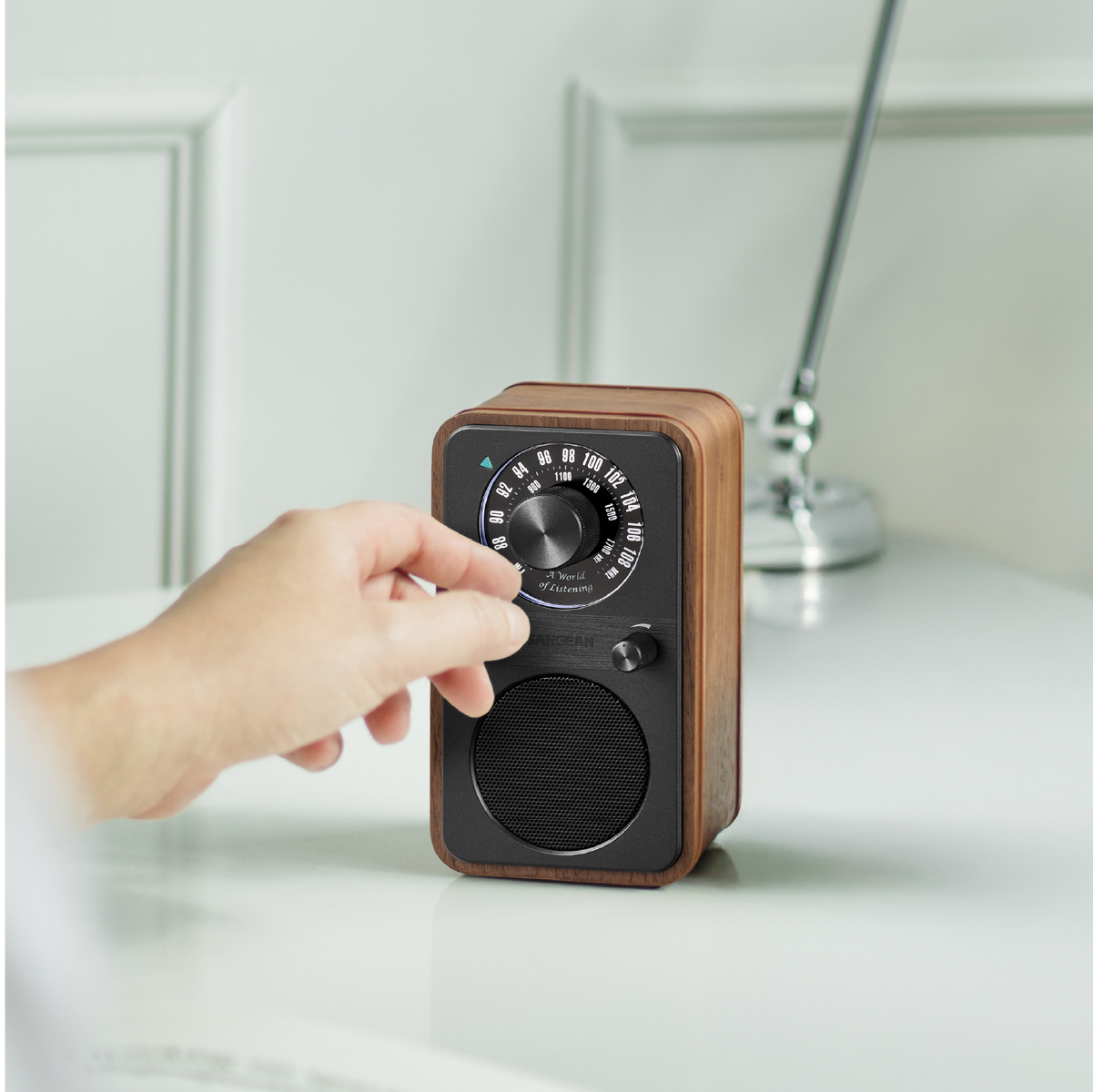 Sangean WR-9 Tragbares FM-Radio Echtholz-Gehäuse AM/FM Bluetooth 8W Vintage Walnut