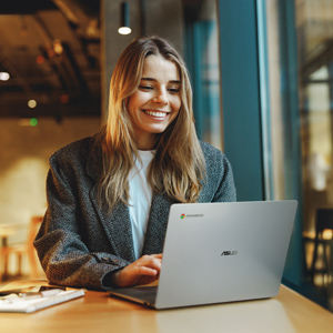 ASUS Chromebook CM14 CM1406CM4A-LY0050 14" WUXGA MediaTek Kompanio 540 8 GB RAM 128 GB eMMC ChromeOS Platinum Silver