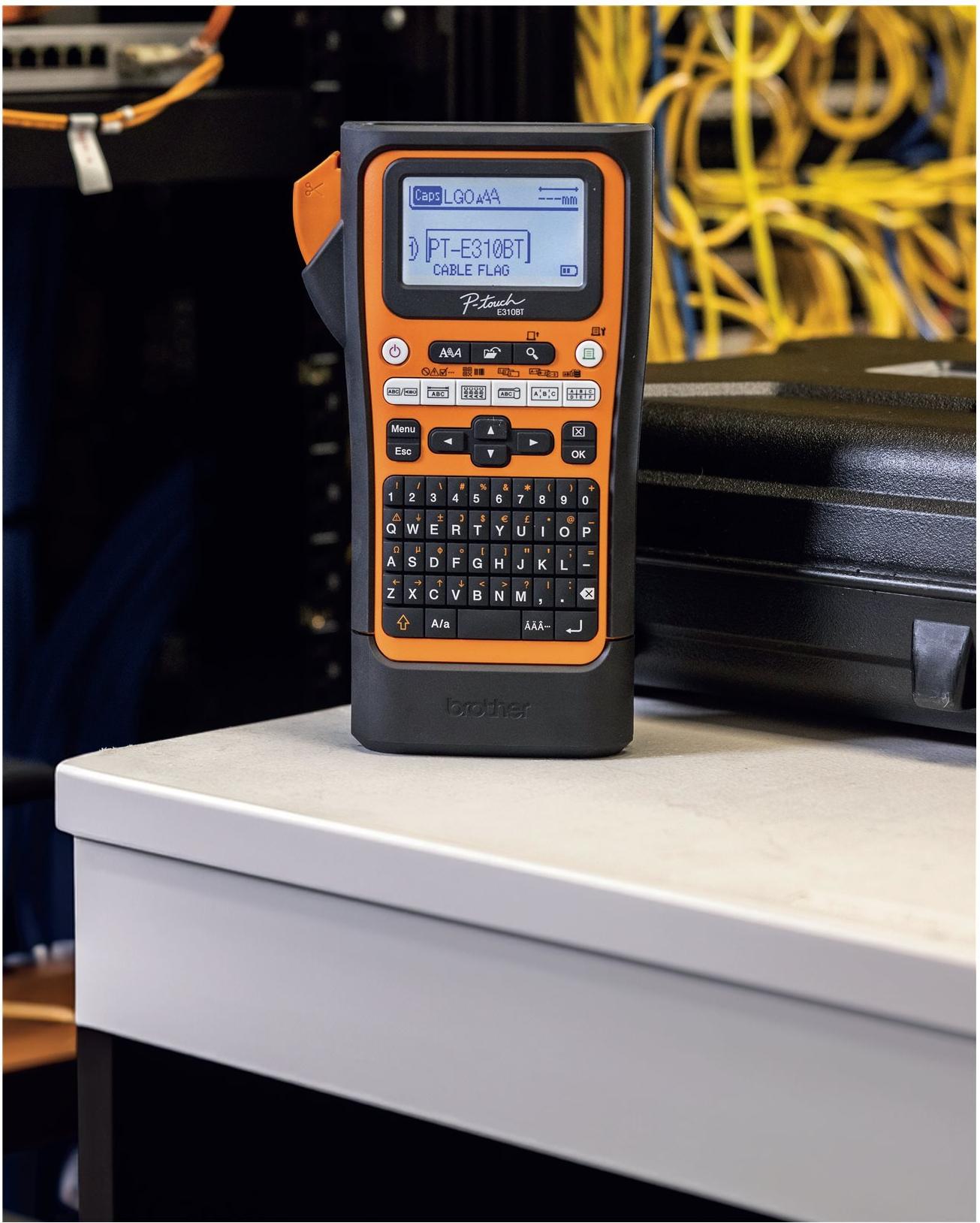 Brother P-Touch PT-E310BTVP Etikettendrucker 180 dpi Schwarz, Orange