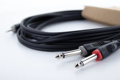Cordial 14865 Audio Y-Adapterkabel 3,5 mm Klinke auf 2x 6,3 mm Klinke Mono 5 m Schwarz