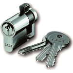 Busch-Jaeger Schalterserien. Produkttyp: Euro profile cylinder, Produktfarbe: Silber, Anzahl der enthaltenen Schlüssel: 3 Stück(e) (0470-0-0021)